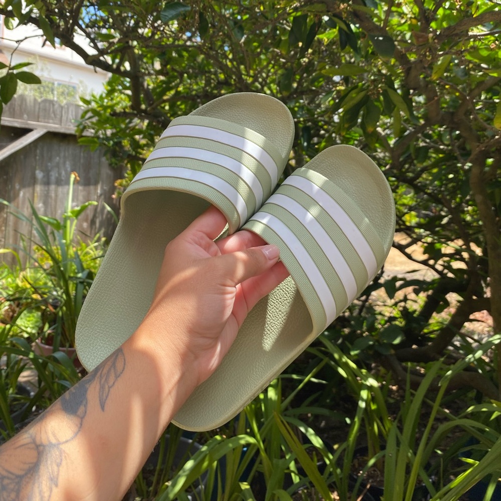 Women’s adilette halo green